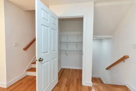 163 Woodview Way Manchester NH 03102