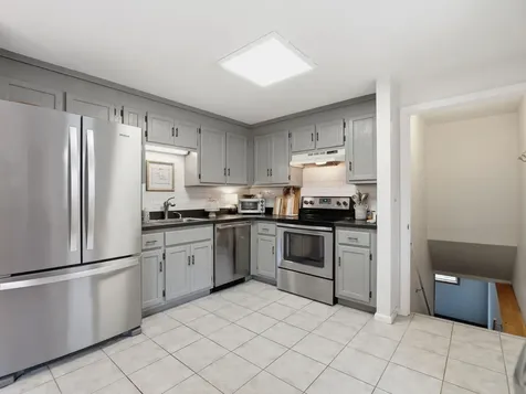 5 Jericho Drive Kingston NH 03848