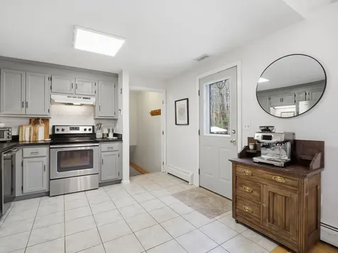 5 Jericho Drive Kingston NH 03848