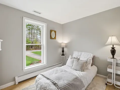5 Jericho Drive Kingston NH 03848
