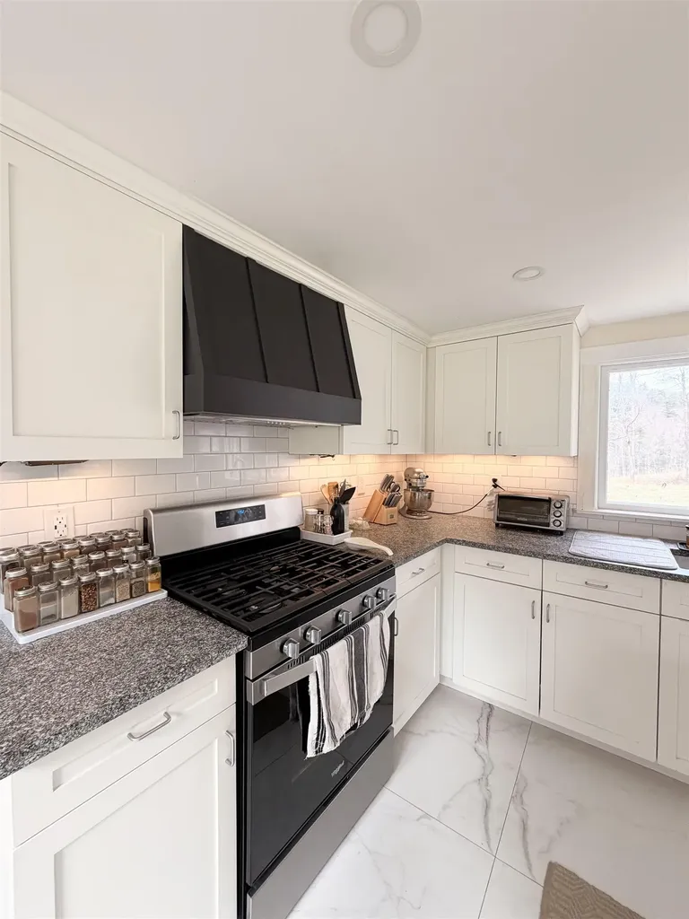 169 London Road Westmoreland NH 03467