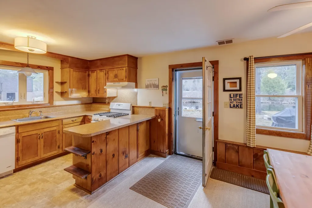 255 River Street Ashland NH 03217