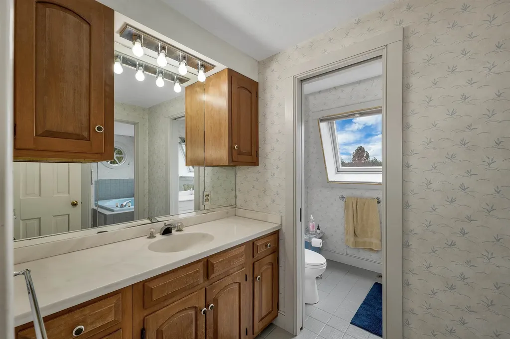 83 Governor Wentworth Highway Tuftonboro NH 03894