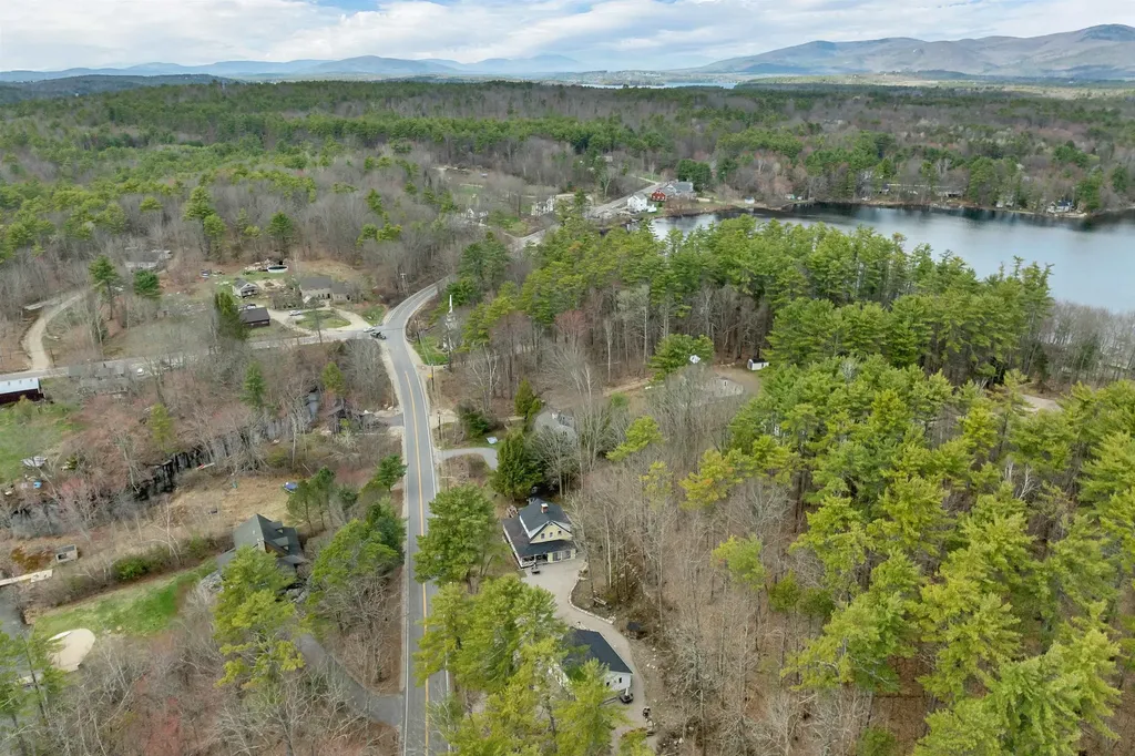 83 Governor Wentworth Highway Tuftonboro NH 03894