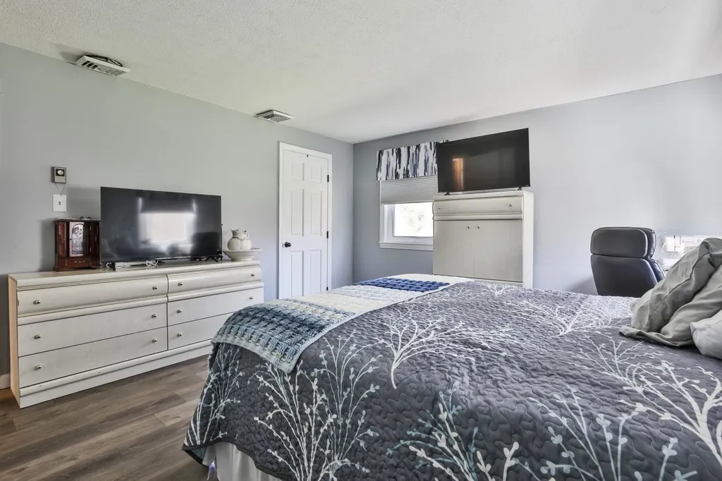 155 Robinson Road Hudson NH 03051