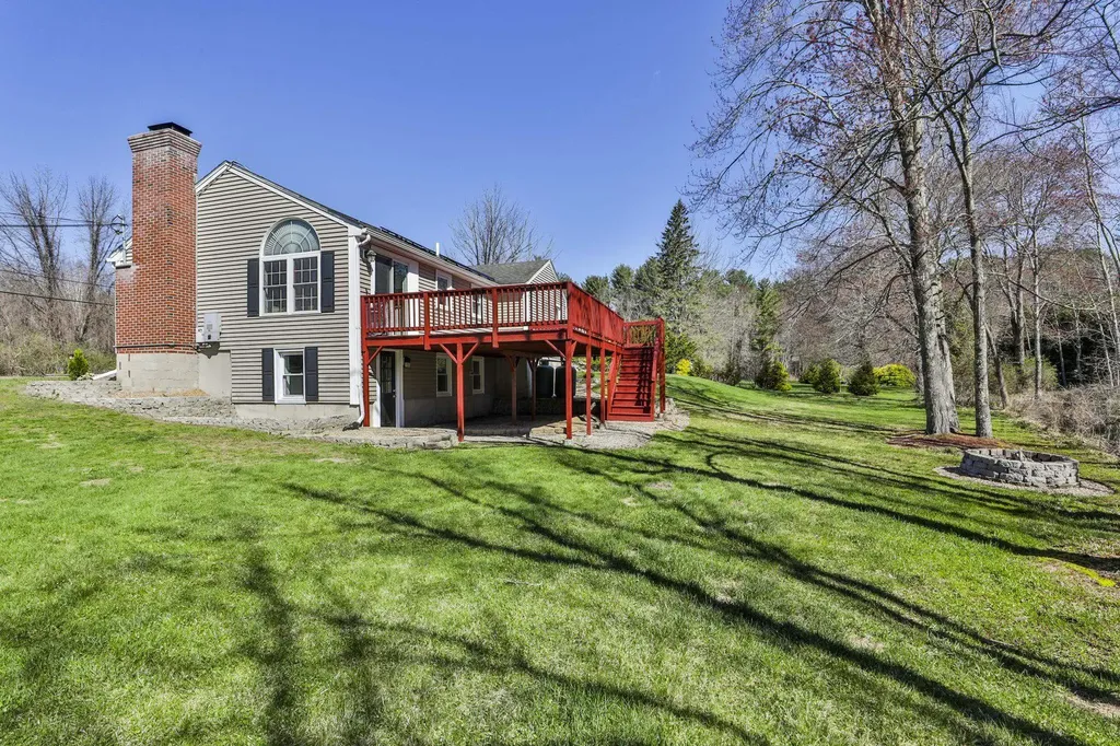 155 Robinson Road Hudson NH 03051