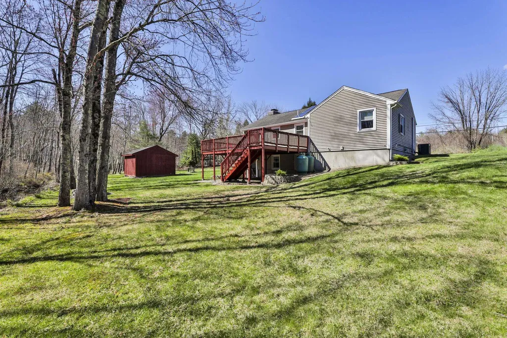 155 Robinson Road Hudson NH 03051