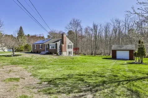 155 Robinson Road Hudson NH 03051