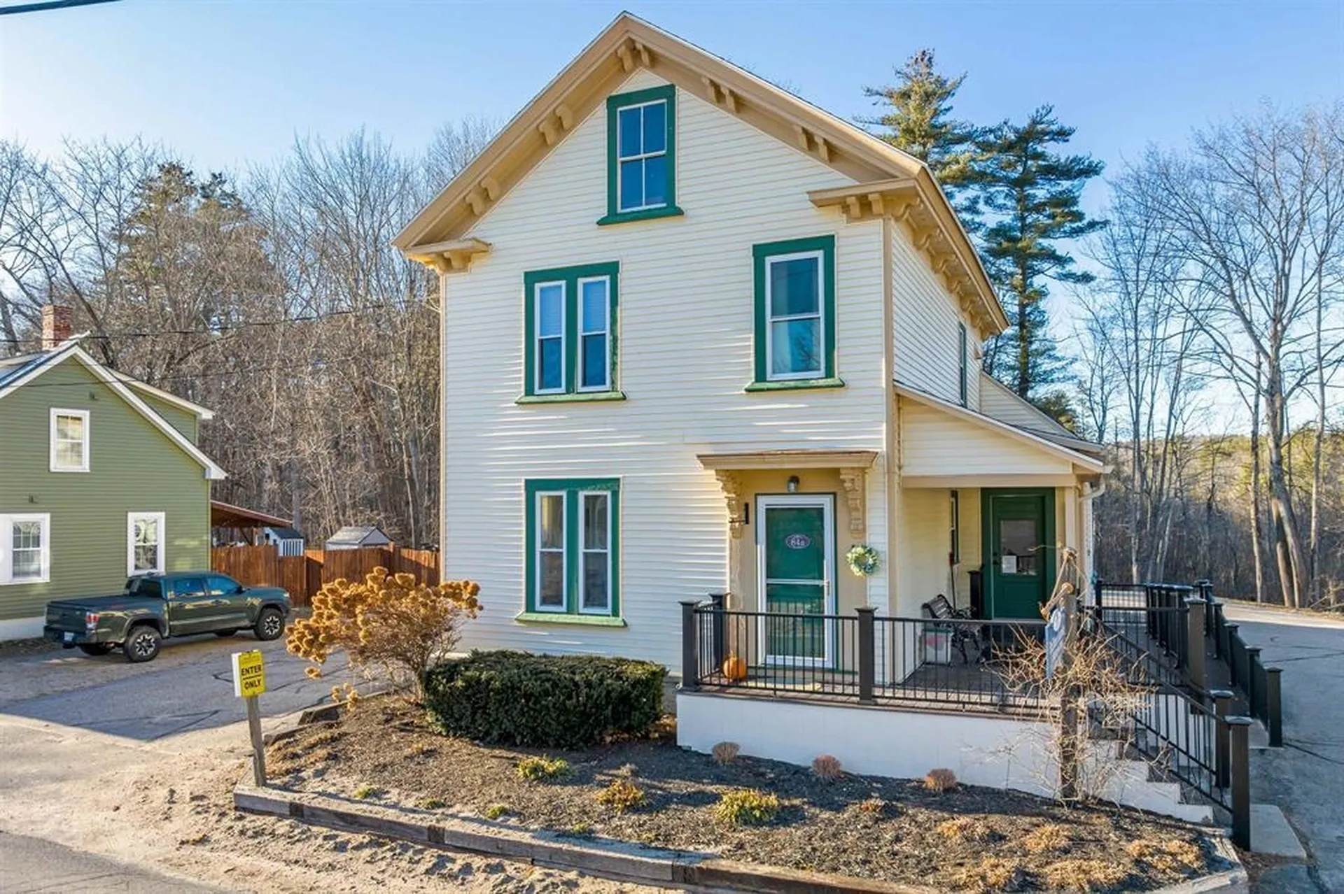 84 Bay Street Wolfeboro NH 03894
