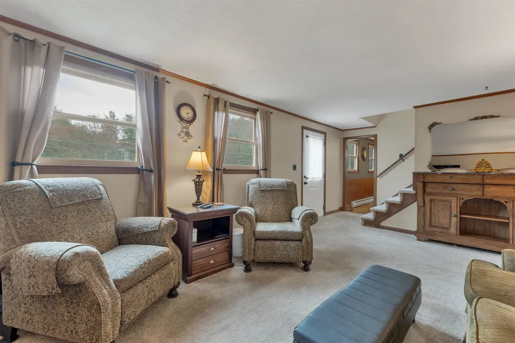 53 Mammoth Road Londonderry NH 03053