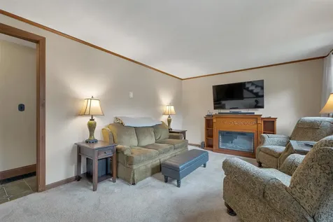 53 Mammoth Road Londonderry NH 03053