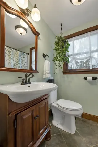 53 Mammoth Road Londonderry NH 03053