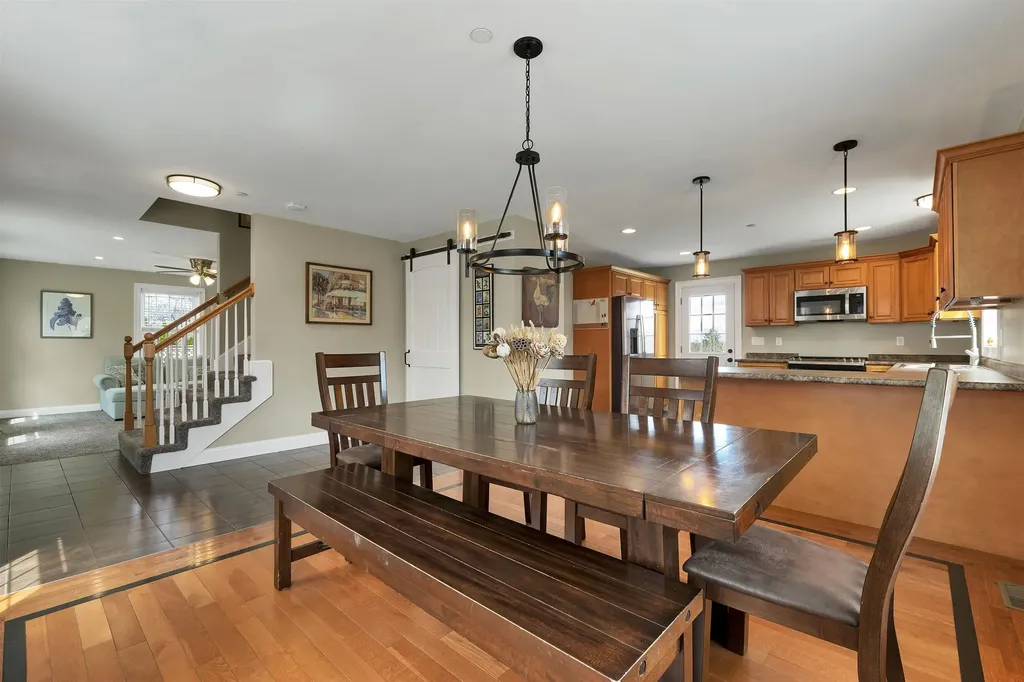 89 Pond Street Newton NH 03858