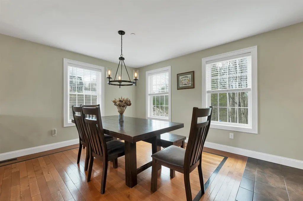 89 Pond Street Newton NH 03858