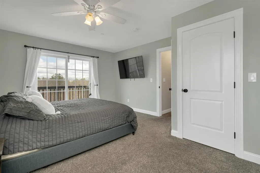 89 Pond Street Newton NH 03858