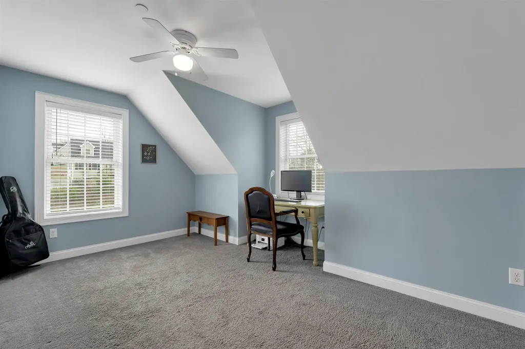89 Pond Street Newton NH 03858