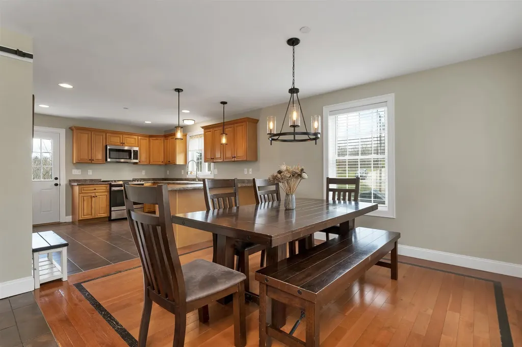 89 Pond Street Newton NH 03858