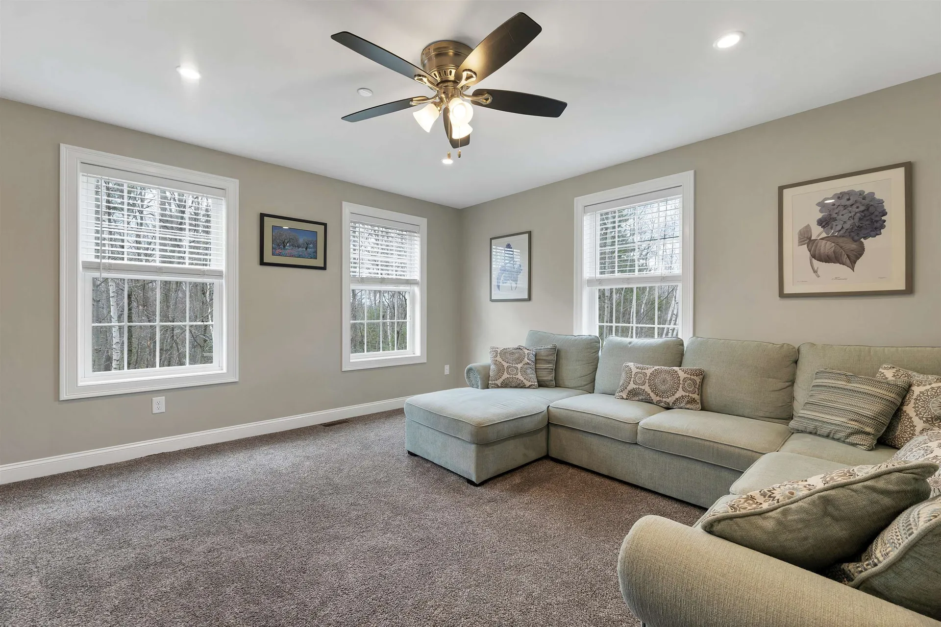 89 Pond Street Newton NH 03858
