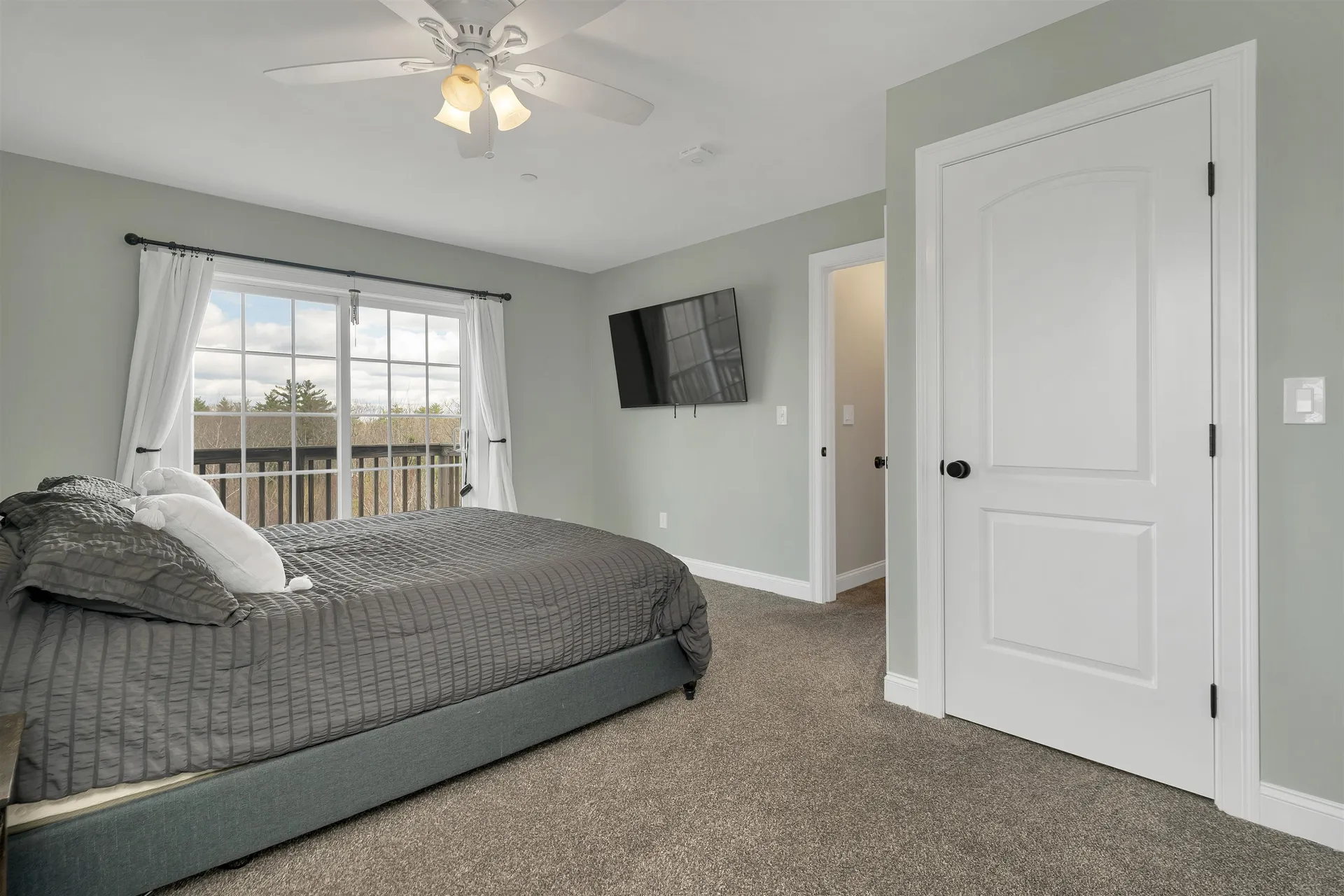 89 Pond Street Newton NH 03858