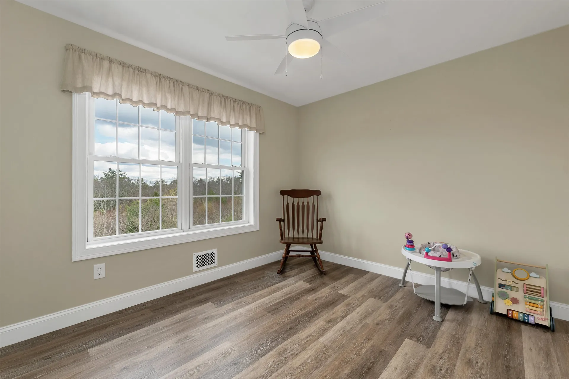 89 Pond Street Newton NH 03858
