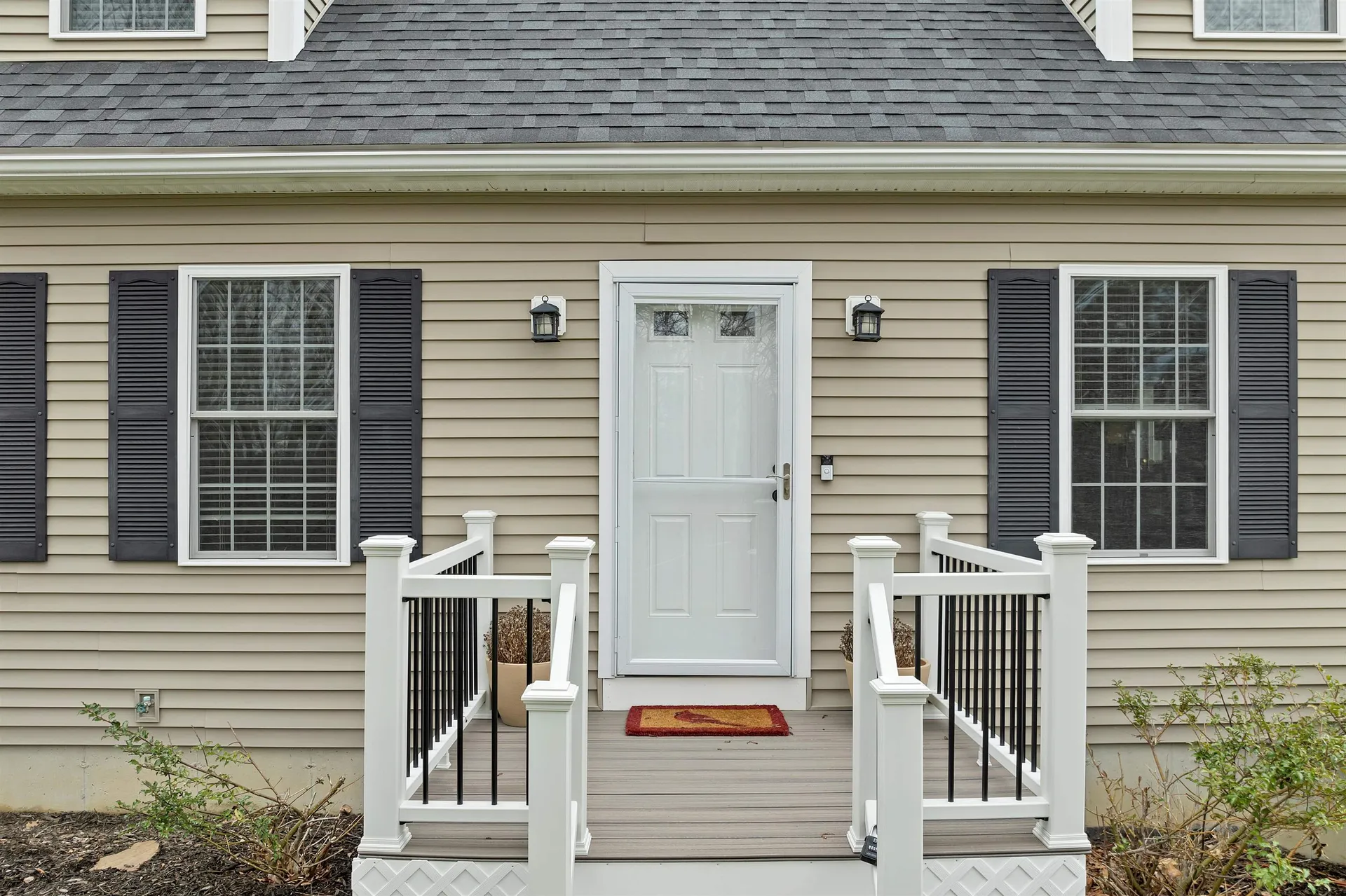 89 Pond Street Newton NH 03858