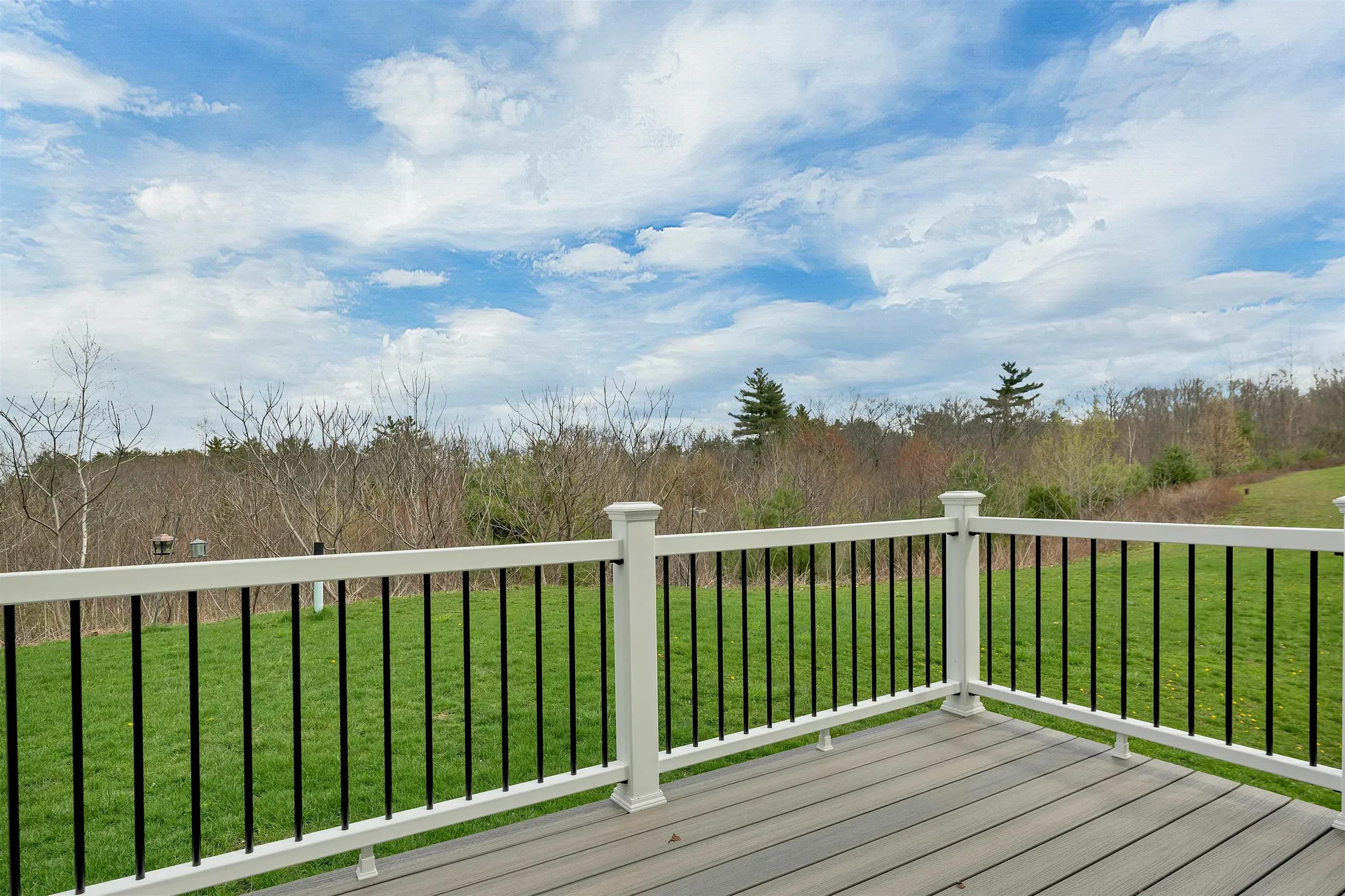 89 Pond Street Newton NH 03858