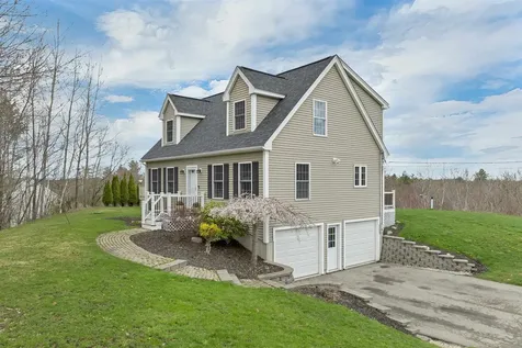 89 Pond Street Newton NH 03858