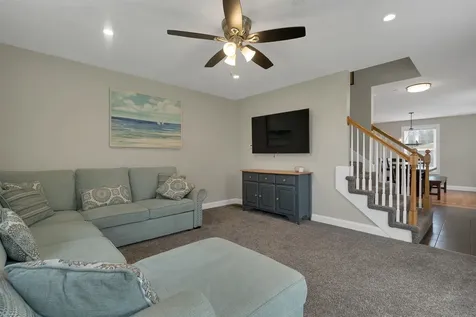 89 Pond Street Newton NH 03858