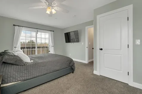 89 Pond Street Newton NH 03858