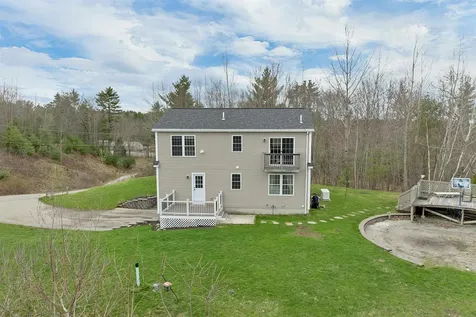 89 Pond Street Newton NH 03858