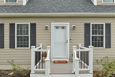 89 Pond Street Newton NH 03858