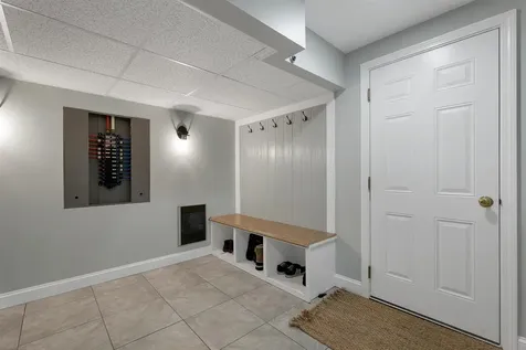89 Pond Street Newton NH 03858