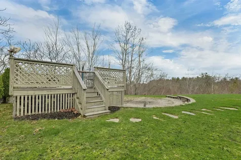 89 Pond Street Newton NH 03858