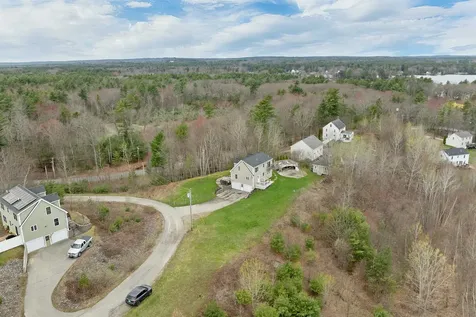 89 Pond Street Newton NH 03858