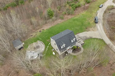 89 Pond Street Newton NH 03858