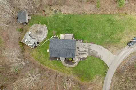 89 Pond Street Newton NH 03858