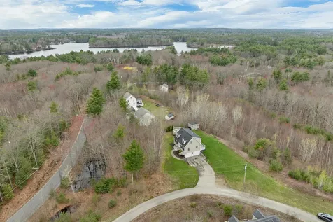 89 Pond Street Newton NH 03858