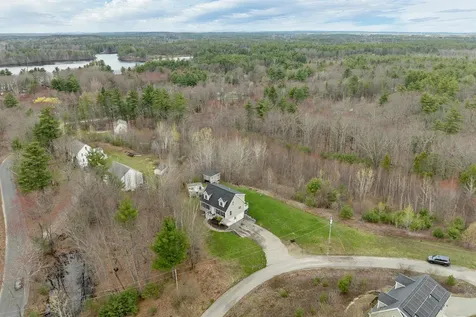 89 Pond Street Newton NH 03858