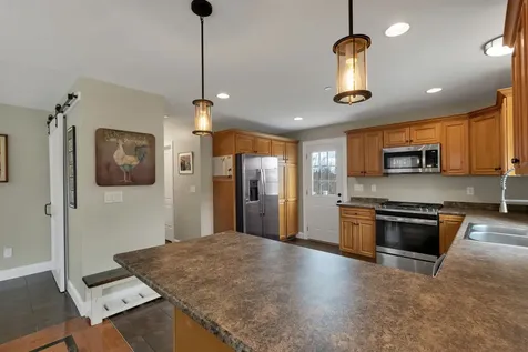 89 Pond Street Newton NH 03858