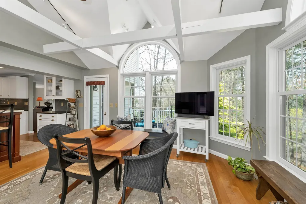 70 Spindlewick Drive Nashua NH 03062