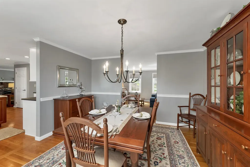 70 Spindlewick Drive Nashua NH 03062