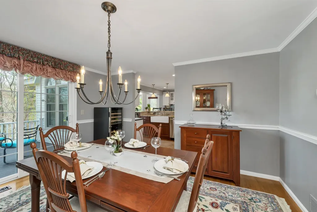 70 Spindlewick Drive Nashua NH 03062