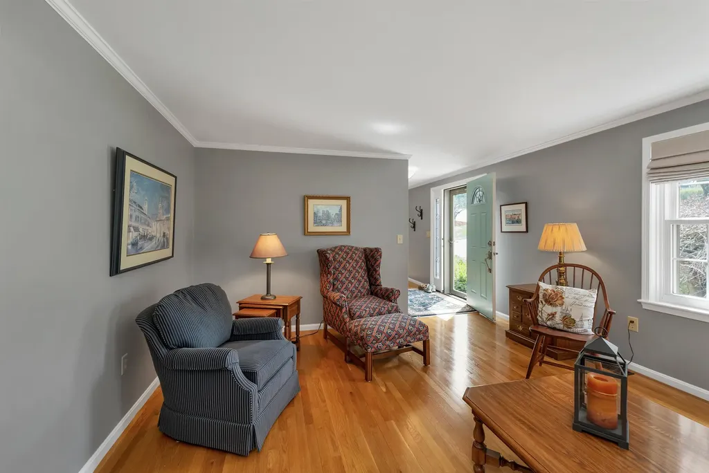 70 Spindlewick Drive Nashua NH 03062