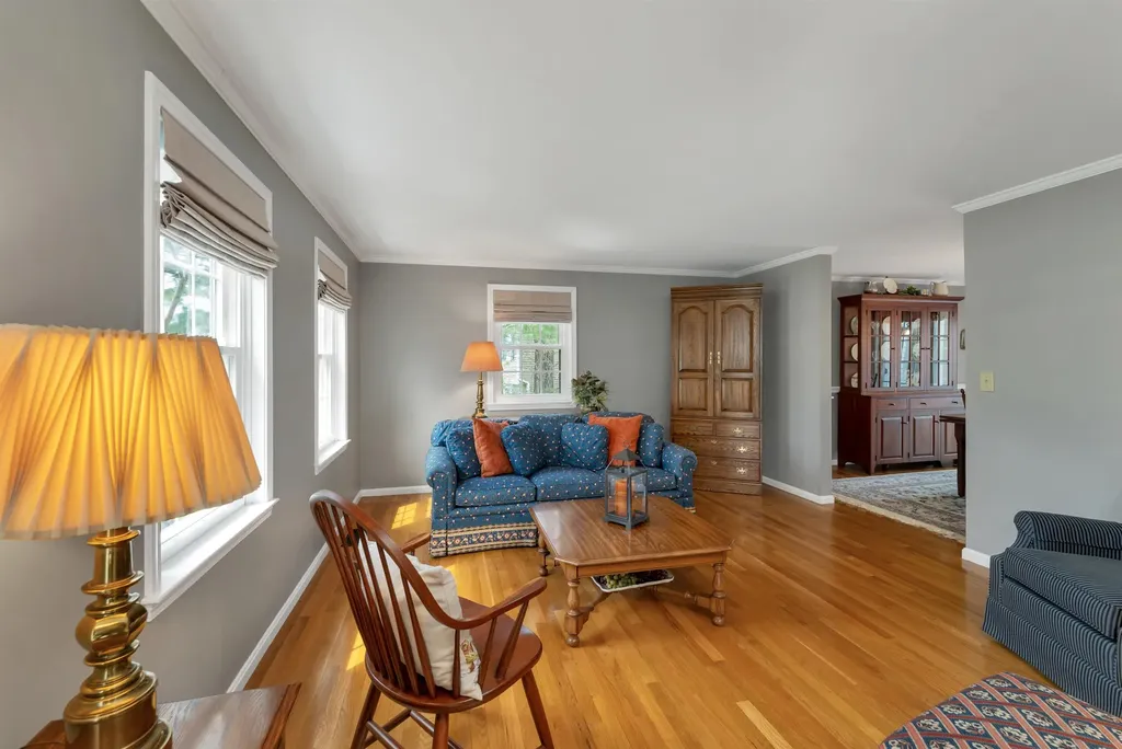 70 Spindlewick Drive Nashua NH 03062