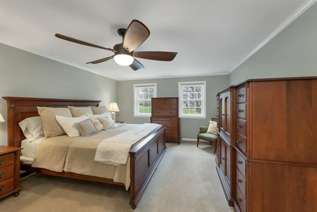 70 Spindlewick Drive Nashua NH 03062