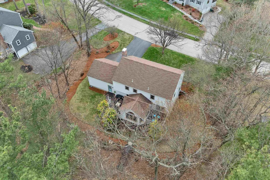 70 Spindlewick Drive Nashua NH 03062