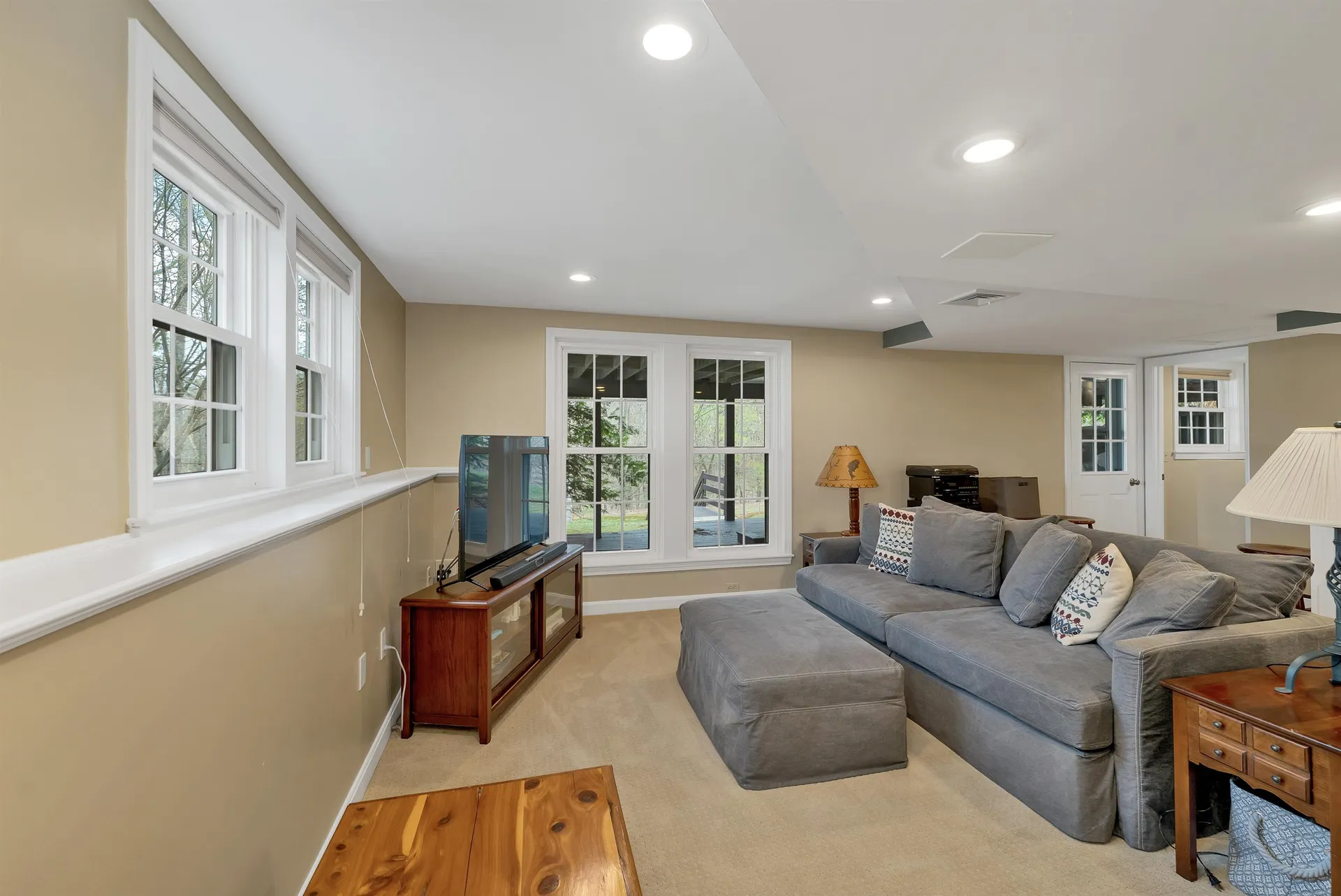 70 Spindlewick Drive Nashua NH 03062