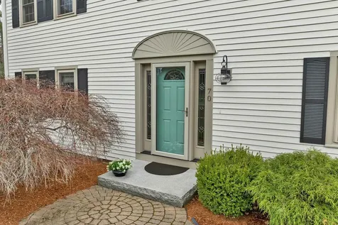 70 Spindlewick Drive Nashua NH 03062