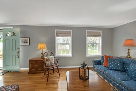 70 Spindlewick Drive Nashua NH 03062
