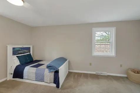 70 Spindlewick Drive Nashua NH 03062